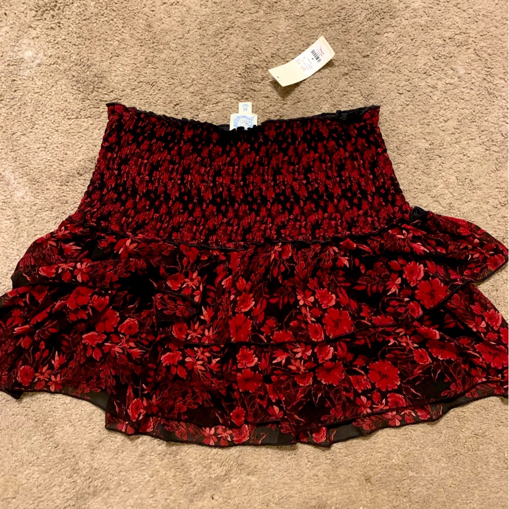 Francesca’s Short Ruffle Skirt - Medium - New With Tags